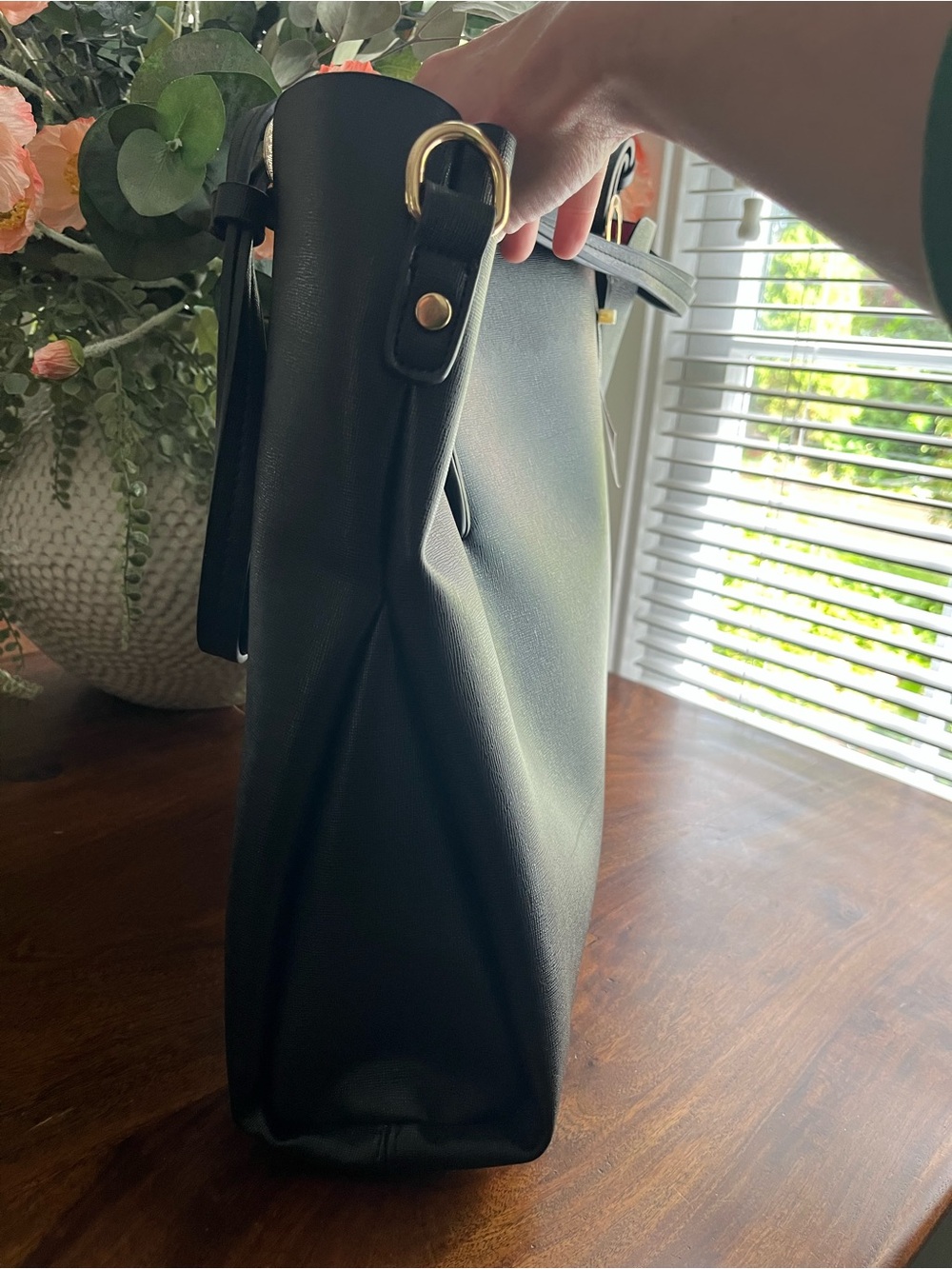 HR Black Vegan Leather Tote with Leopard Pouch NWT - Picture 7 of 10
